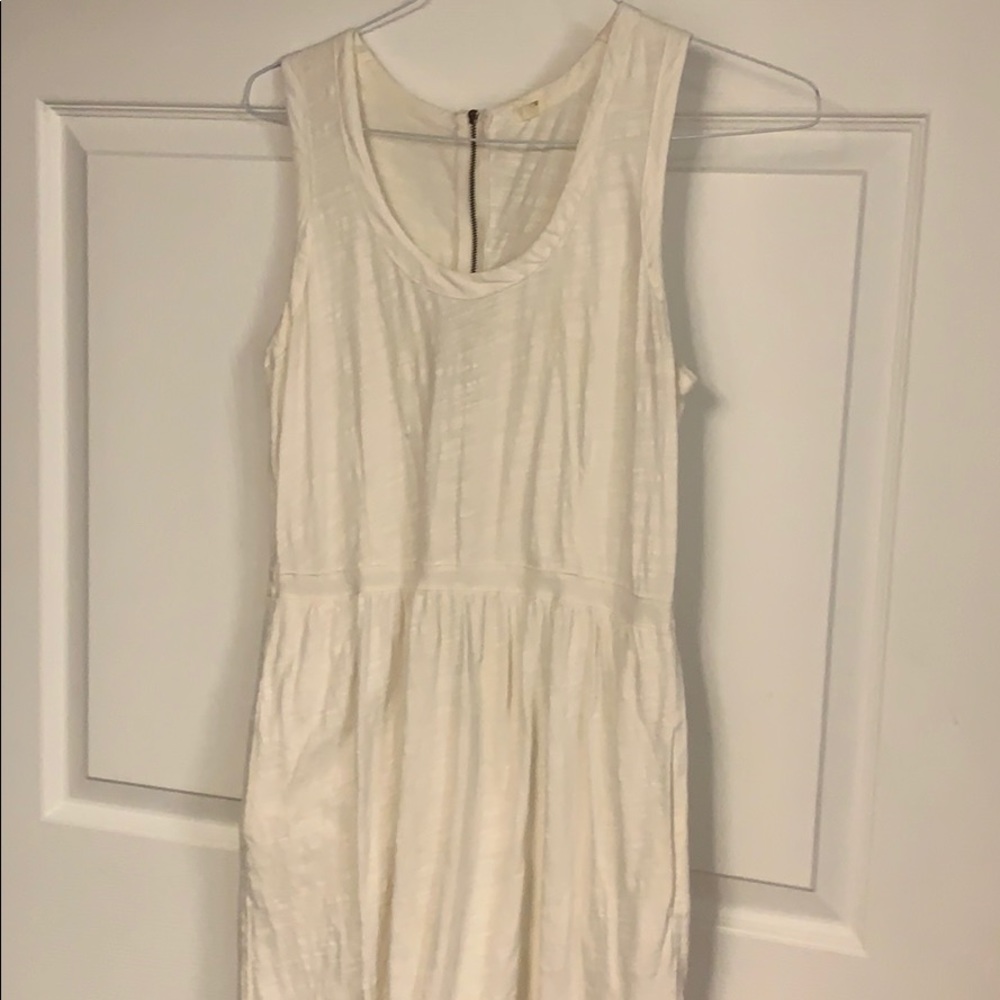 White Dress with exposed zipper in back!